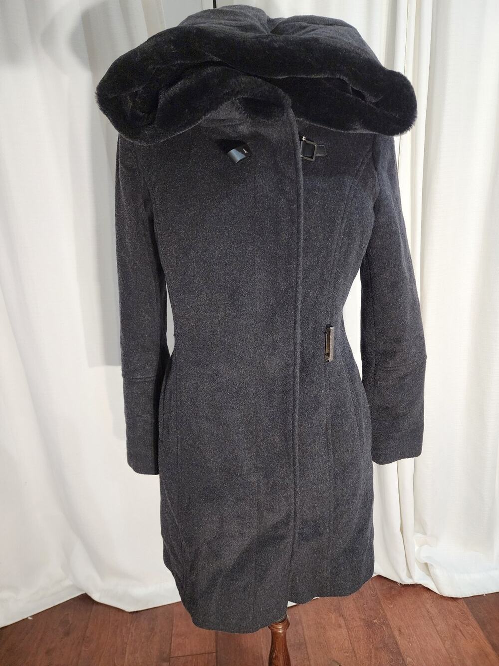 Cole Haan Signatures Women Coat Sz 6 With Fur Hood